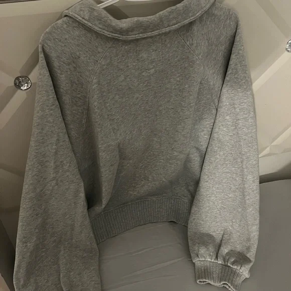 Aerie Gray Sweatshirt - Picture 2 of 3